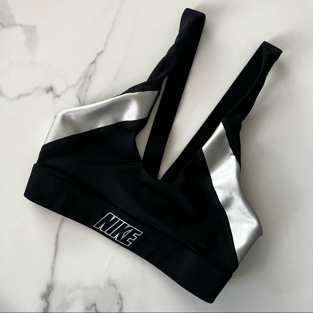 Nike Sports Bra Silver & Black